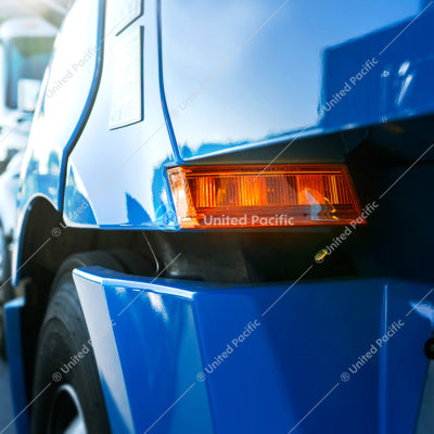 FREIGHTLINER CASCADIA 6 LED AMBER TURN SIGNAL LIGHT-Passenger Side