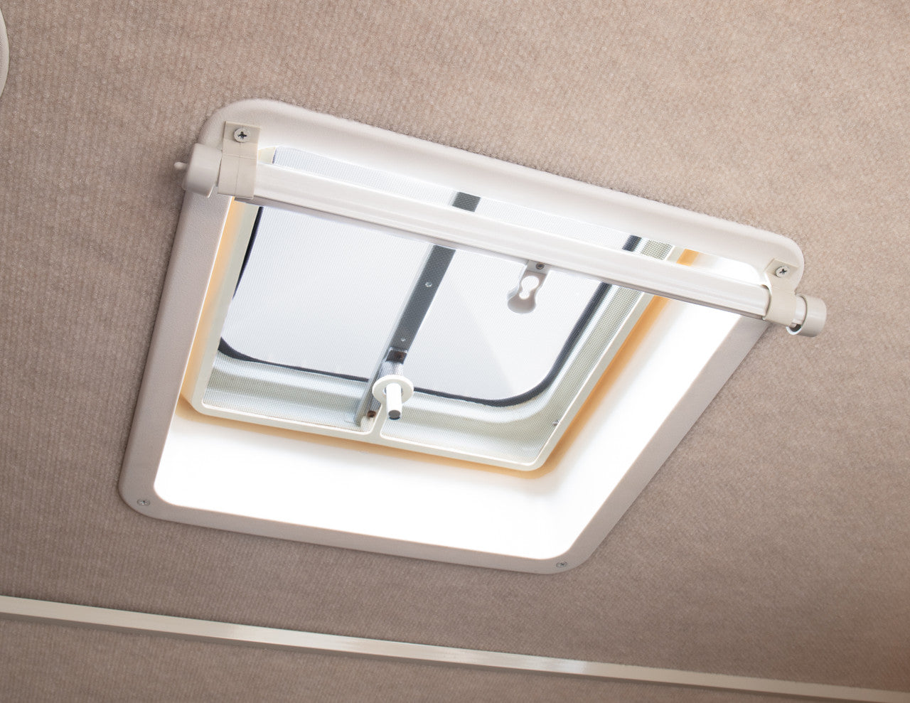 Lights Out Retractable Vent Shade