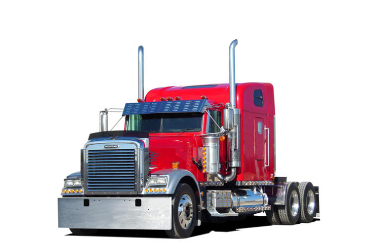 18" Boxed End Freightliner Classic Bumper with Tow 04-07