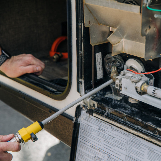 Water Heater Tank Rinser with Shutoff Valve