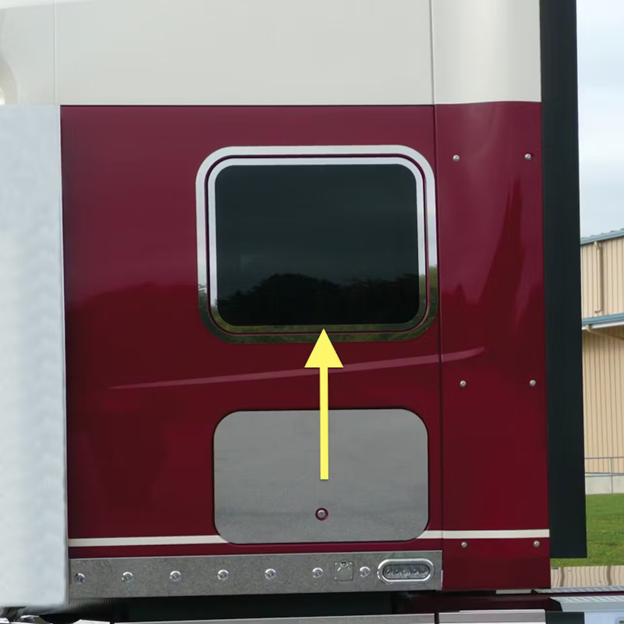 International Lonestar-Prostar-LT Sleeper Window Trims – Mid Eastern Inc
