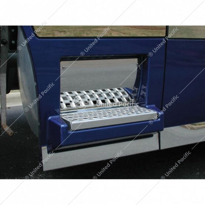 POLISHED STAINLESS STEEL LOWER REAR STEP KICK PLATES FOR 2003-05 VOLVO VN SERIES