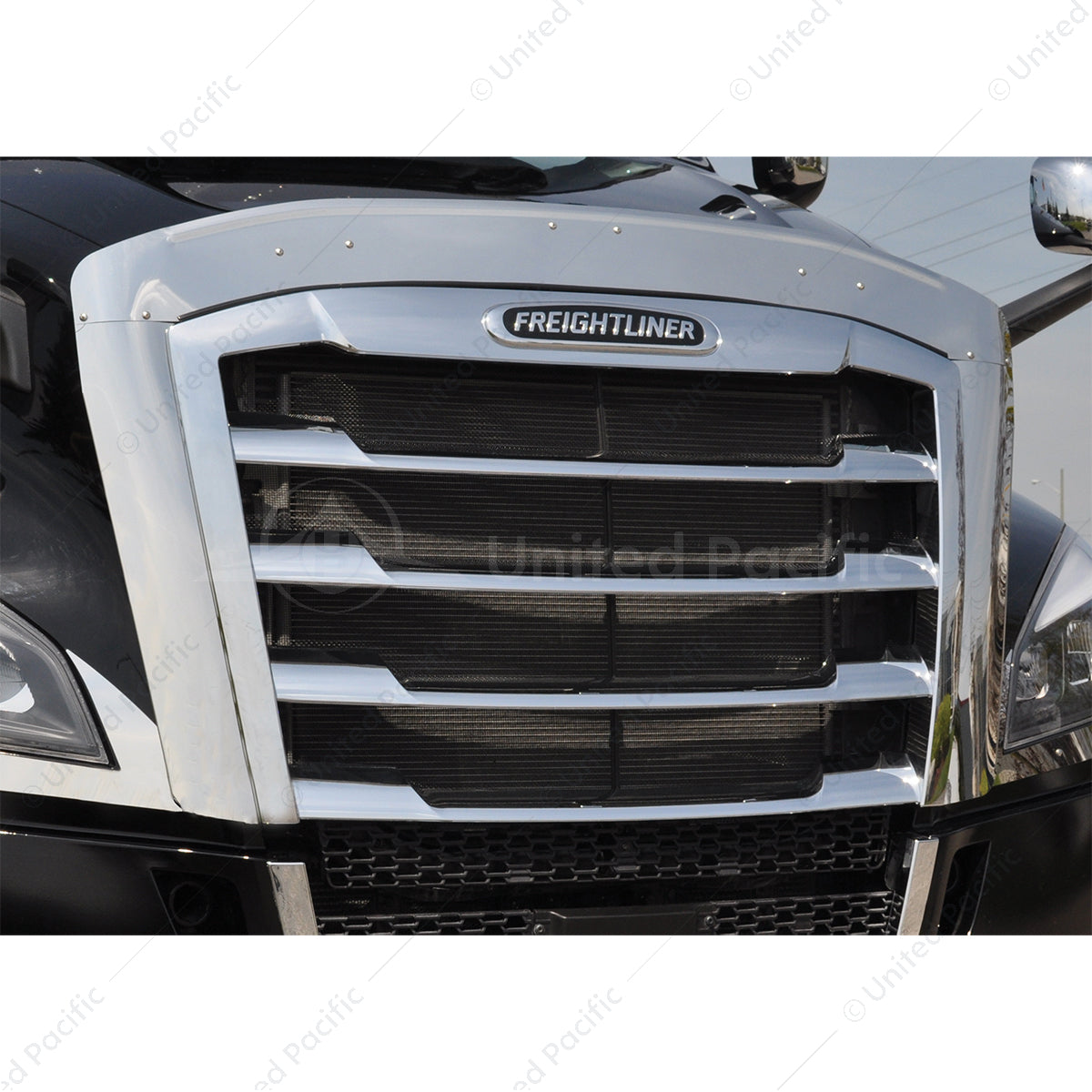 Freightliner Cascadia  430 SS Grille Surround With Hood Tilt Handle