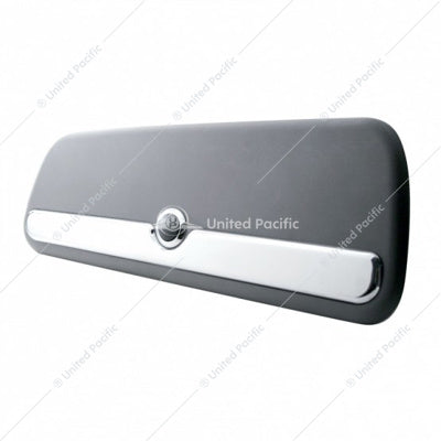 Peterbilt 06+ Storage Door Trim