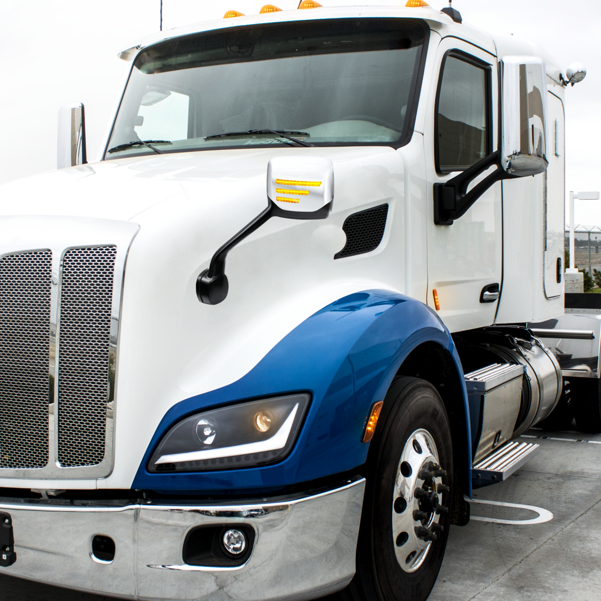 Chrome Hood Mirror Assembly W/ Sequential LED Turn Signal For 2013-2021 Kenworth T680 & Peterbilt 579 - Driver & Peterbilt 579