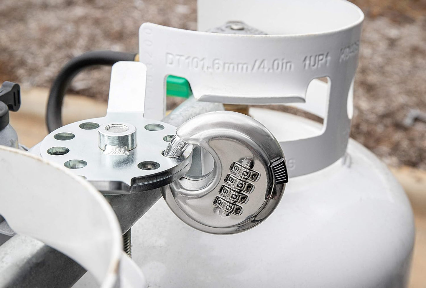 Double Propane Tank Locking Device