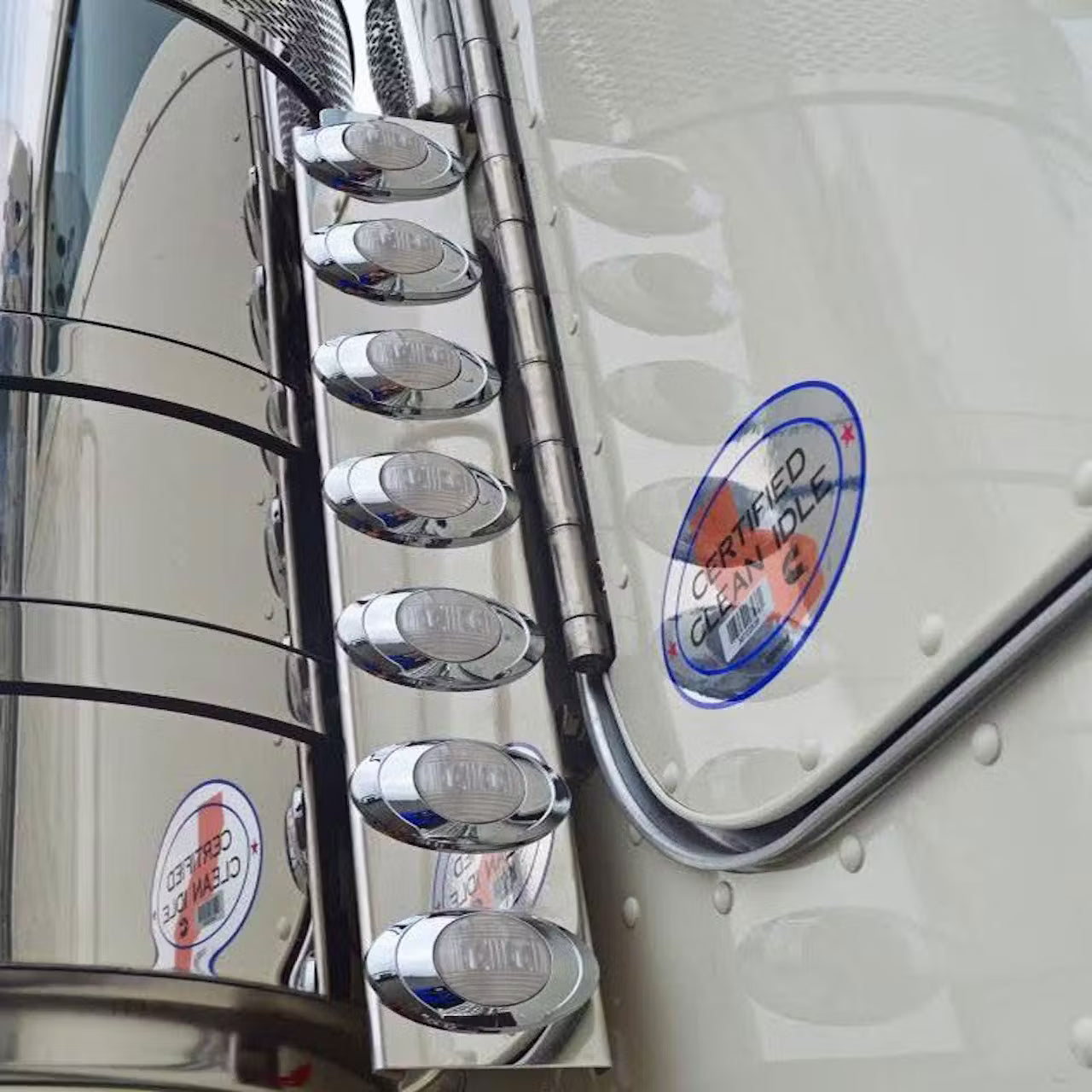 Peterbilt Breather Lights Rear Red/Clear Round 7