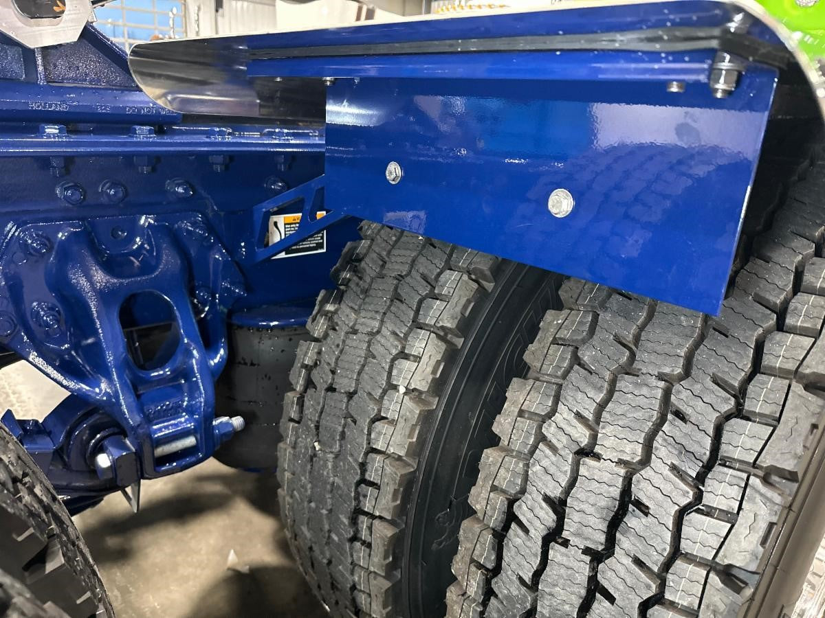 Universal Adjustable Center Mount Bracket Black