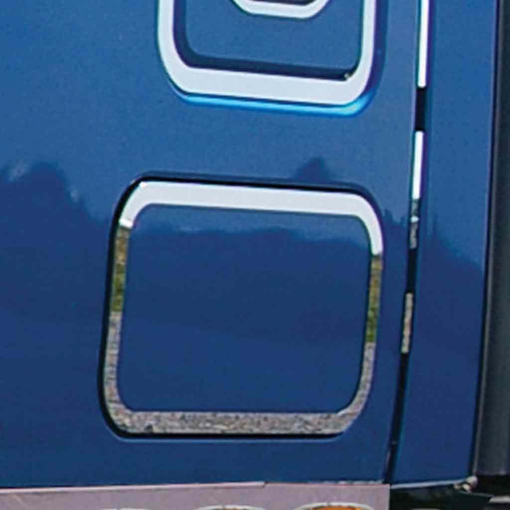 Freightliner Cascadia Baggage Door Trim (All Years)
